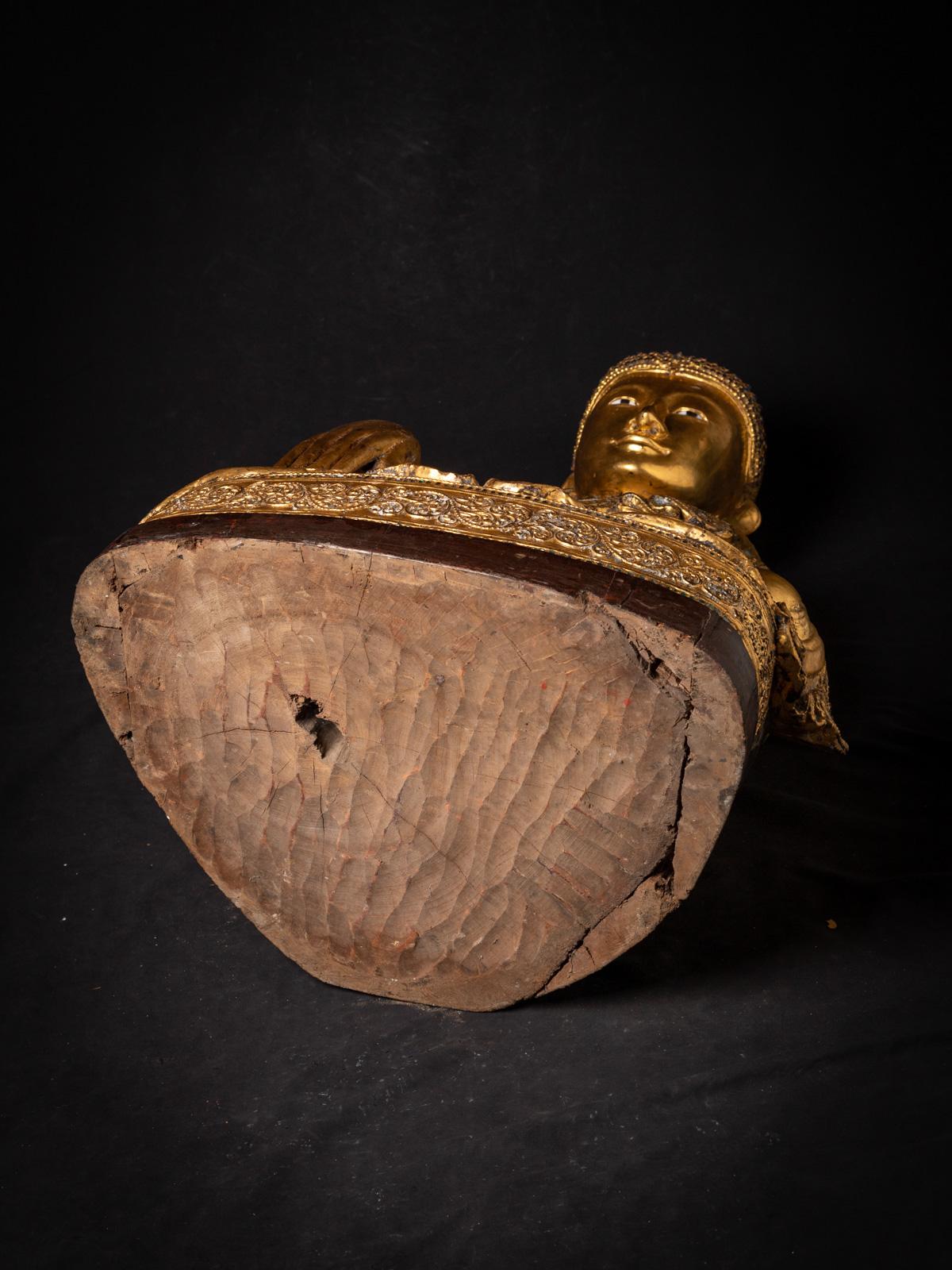 Middle 20th century Large old Burmese Mandalay Buddha statue from Burma For Sale 12