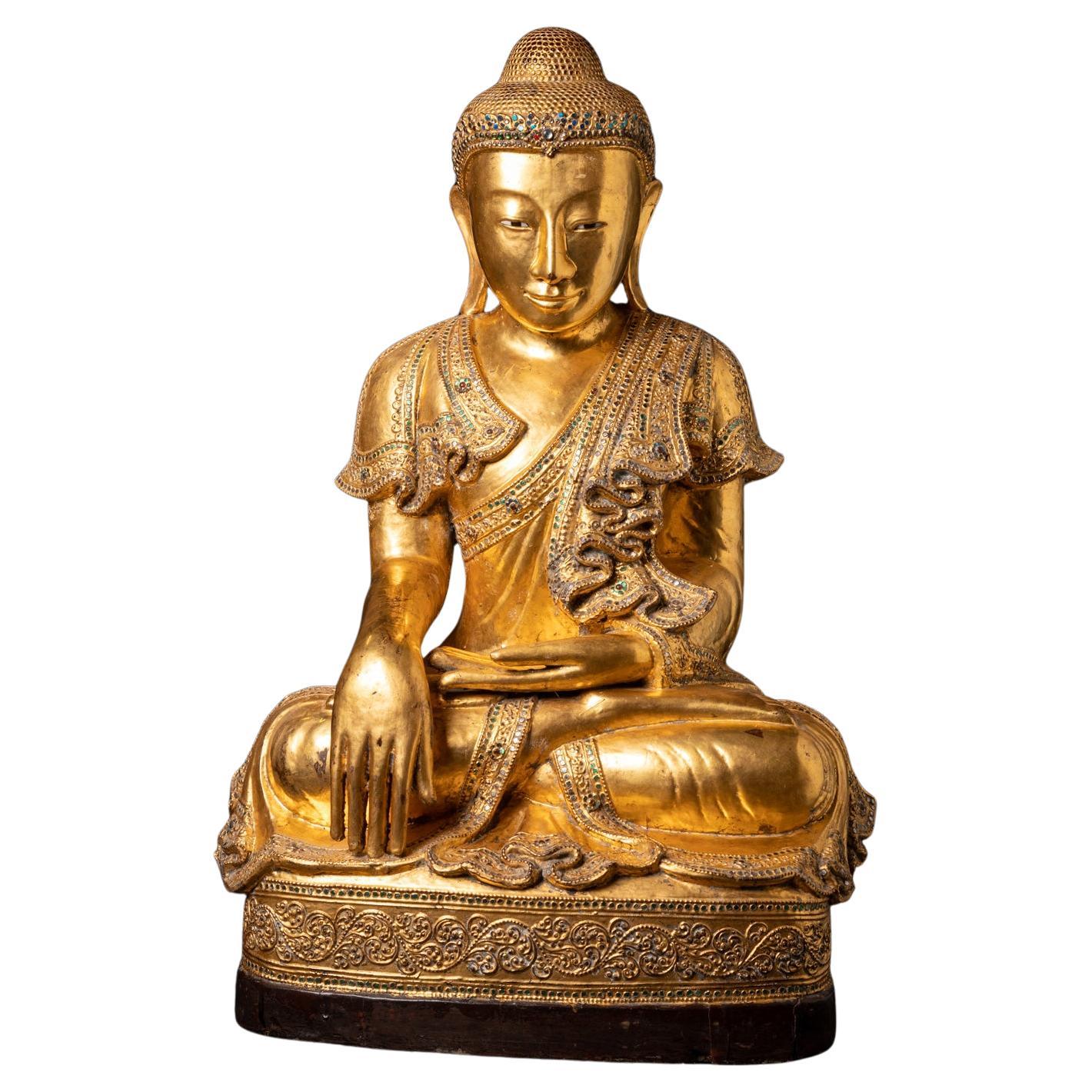 Middle 20th century Large old Burmese Mandalay Buddha statue from Burma For Sale