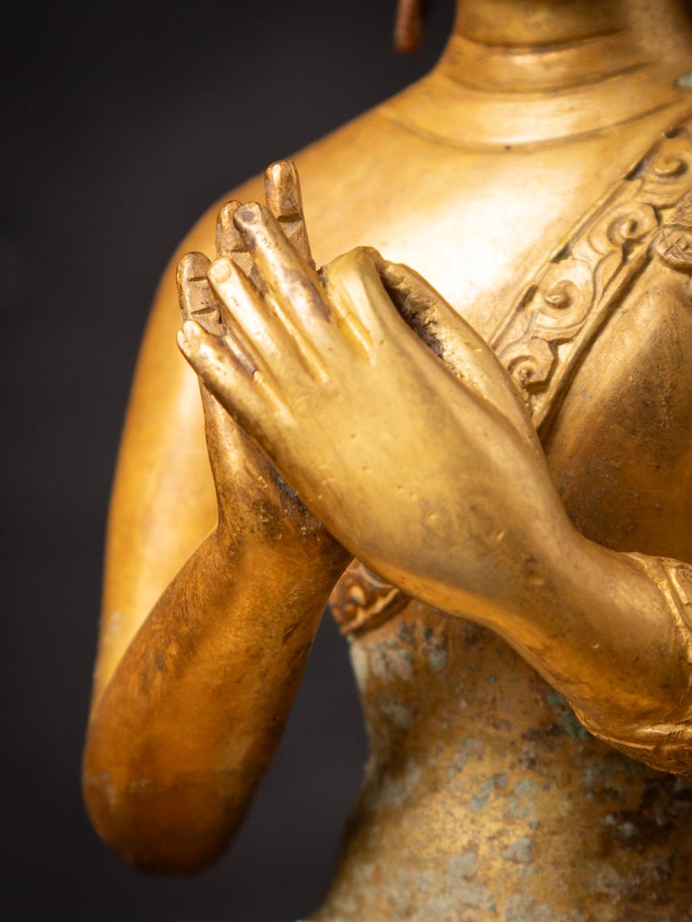 Milieu du XXe siècle Statue de Bouddha en bronze ancien du Népal du Népal 6