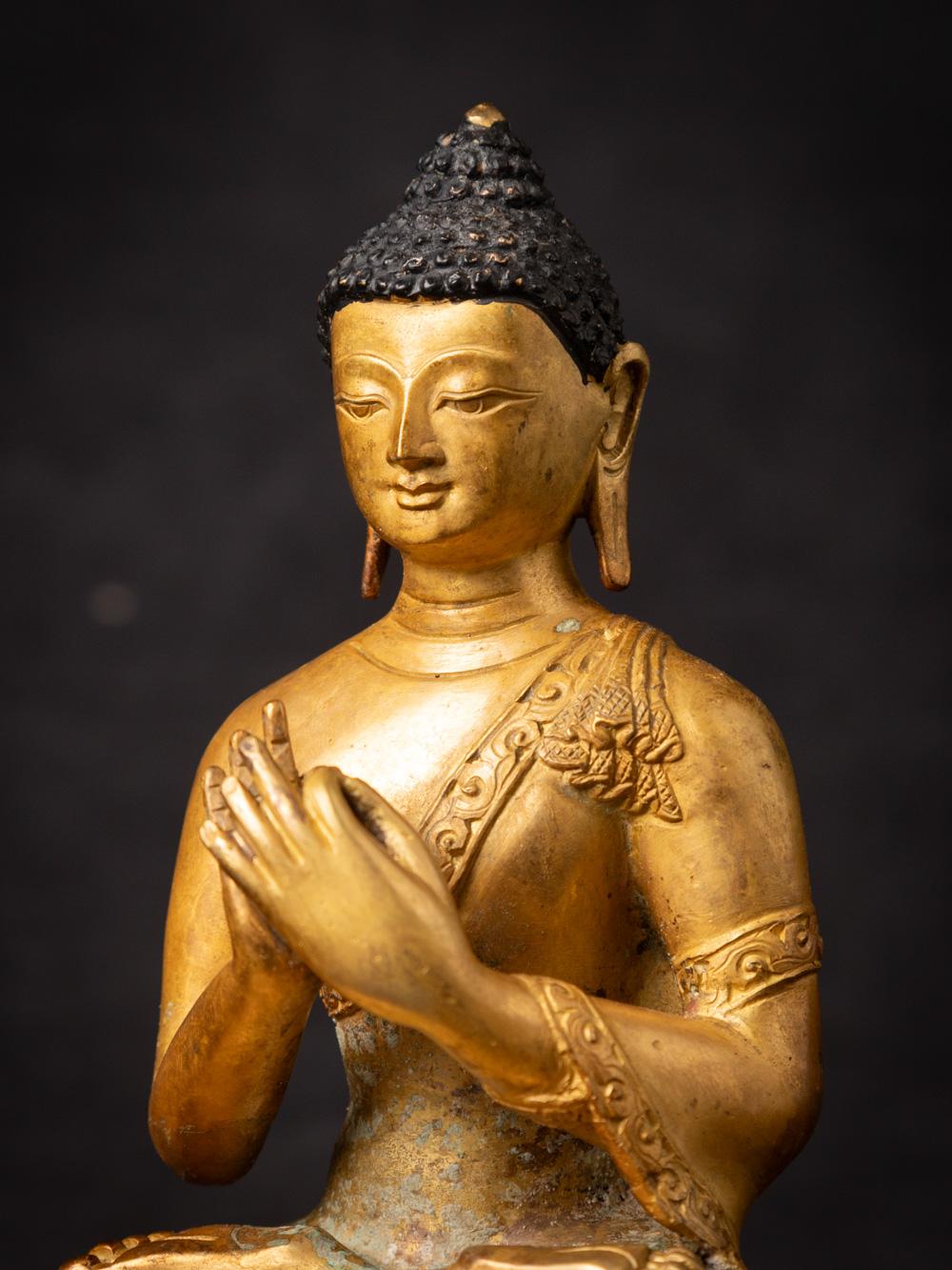 Milieu du XXe siècle Statue de Bouddha en bronze ancien du Népal du Népal 1