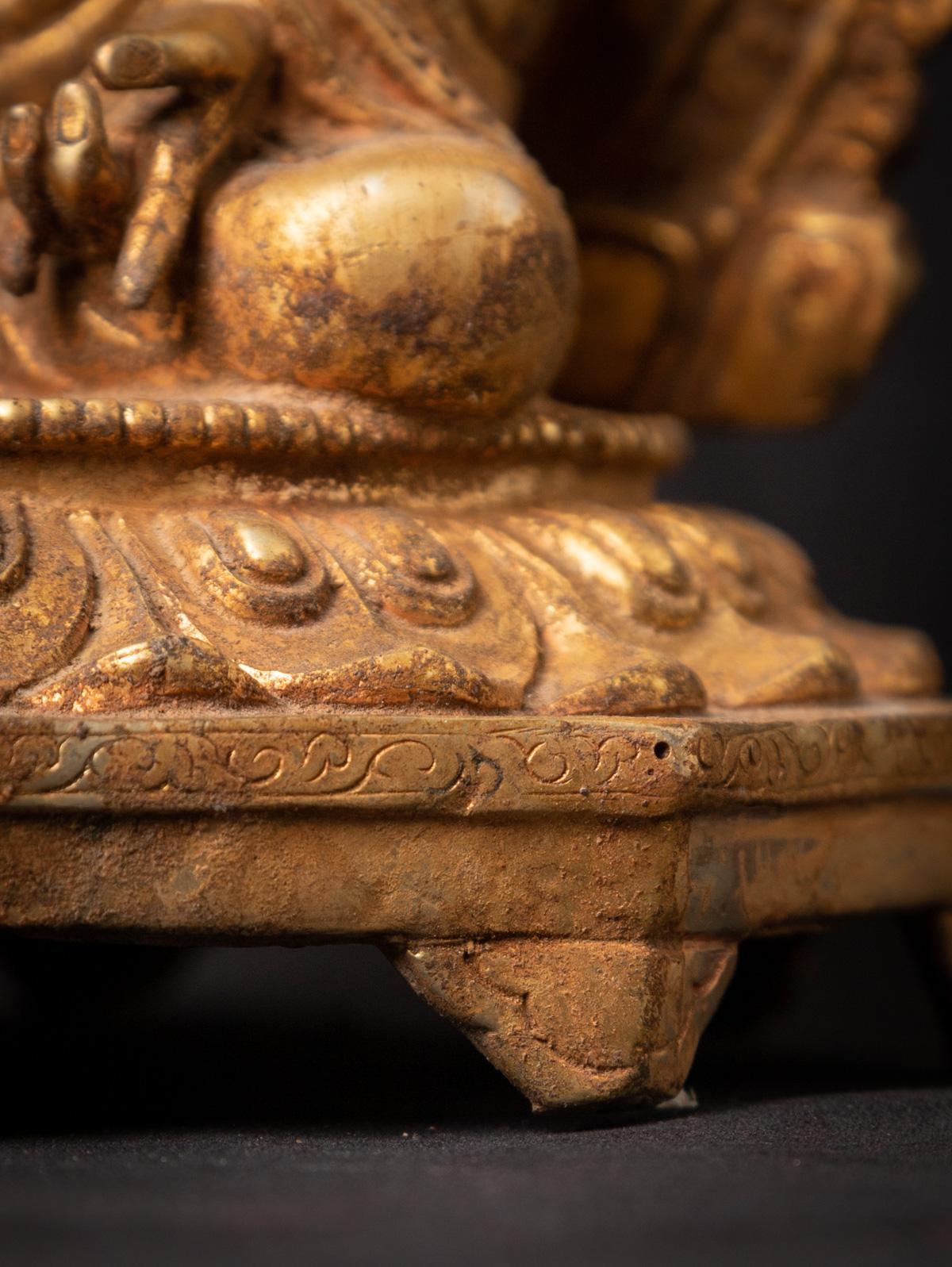 Milieu du XXe siècle Statue de Bouddha japonais Amida en bronze ancien du Japon en vente 9