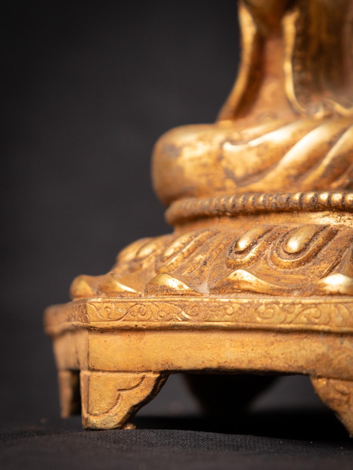 Milieu du XXe siècle Statue de Bouddha japonais Amida en bronze ancien du Japon en vente 10