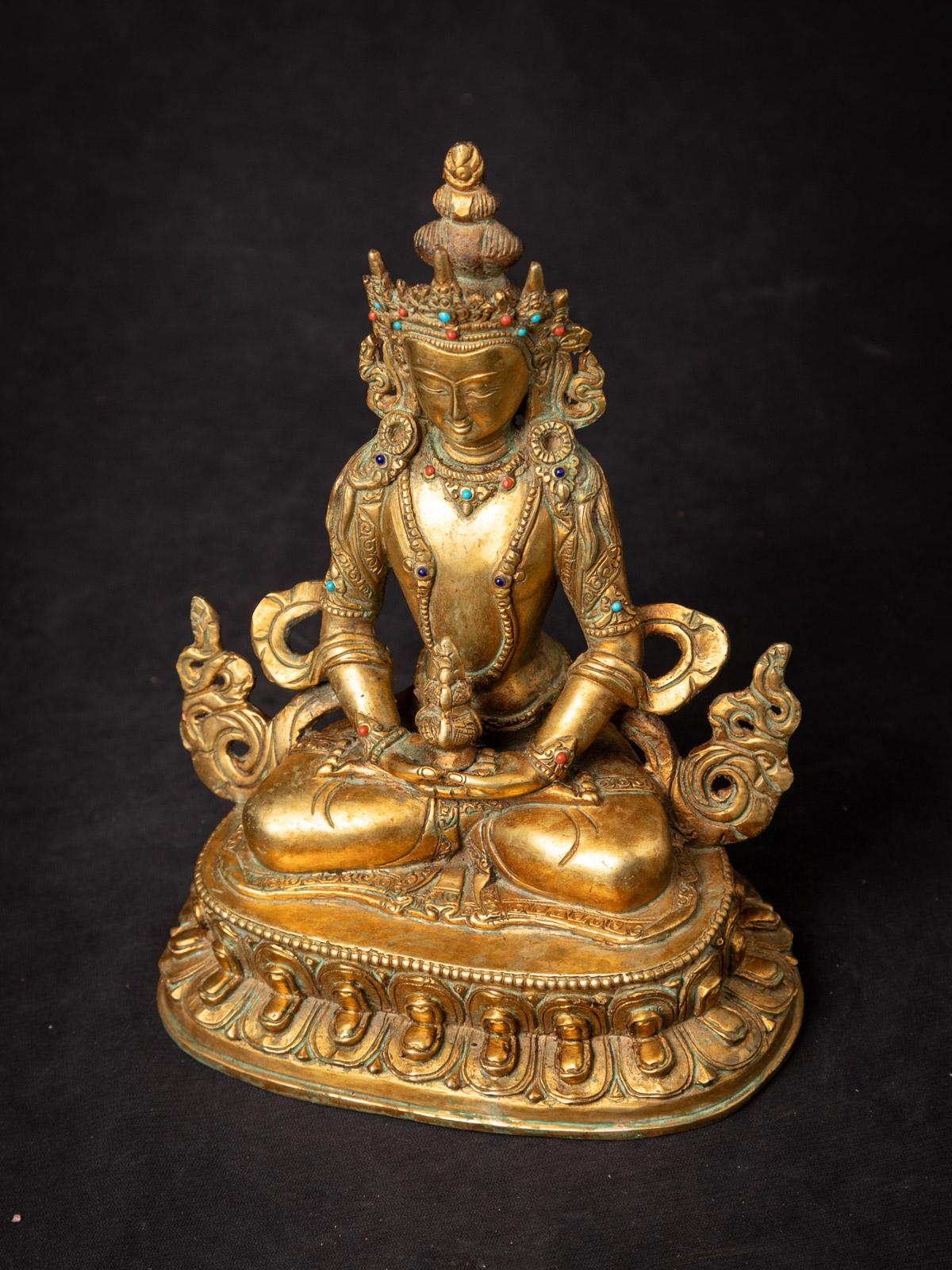 Middle 20th century Old bronze Nepali Aparmita Buddha from Nepal 3