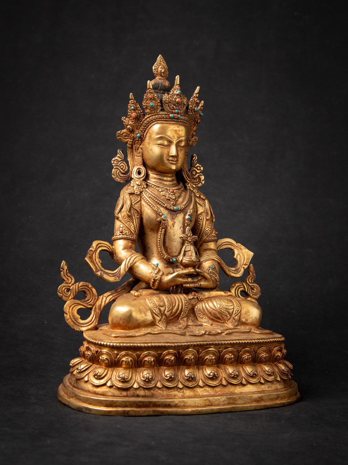 Mediados del siglo XX Antiguo Buda nepalí Aparmita de bronce en Dhyana mudra en venta 1