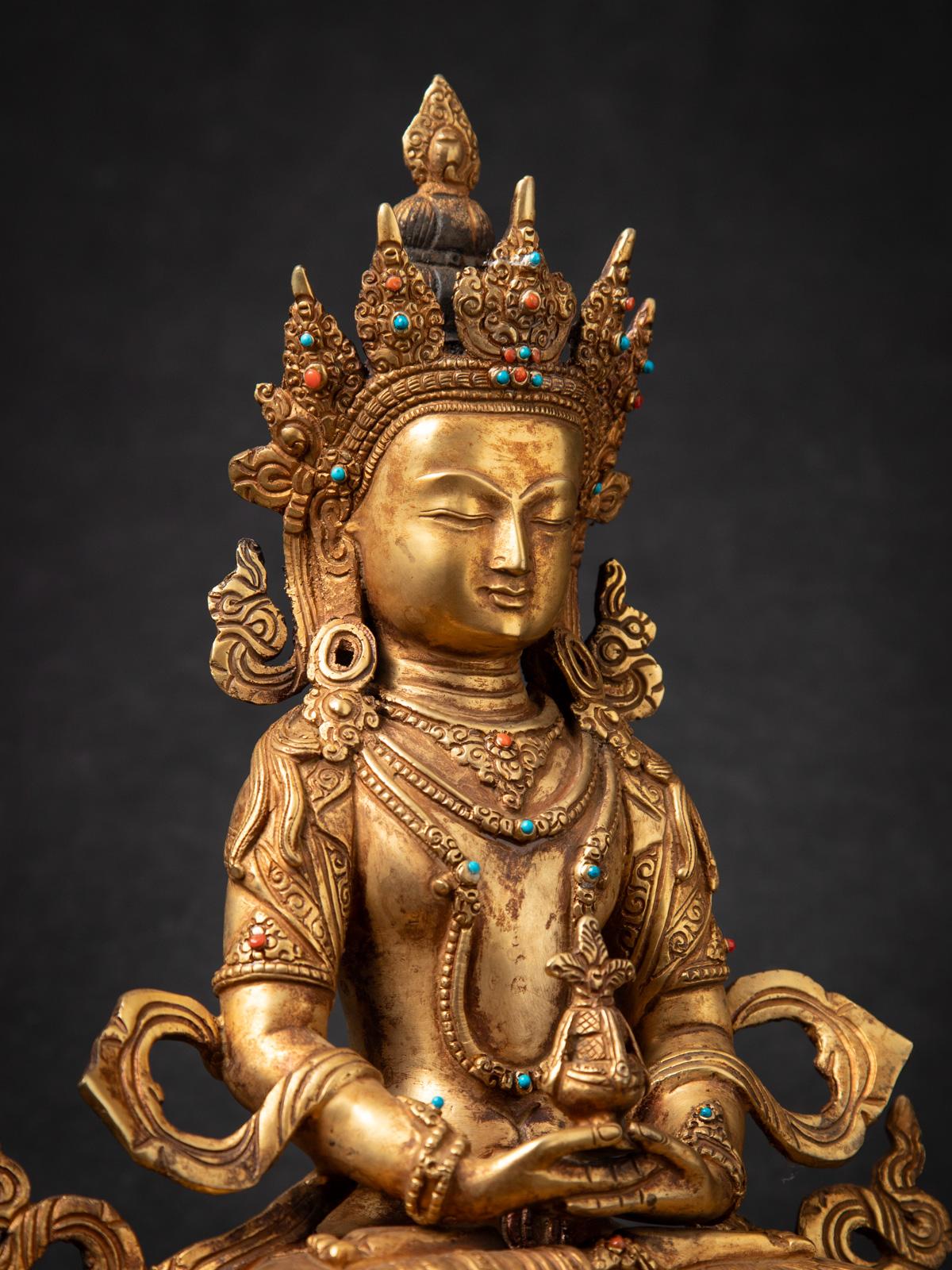Mediados del siglo XX Antiguo Buda nepalí Aparmita de bronce en Dhyana mudra en venta 2