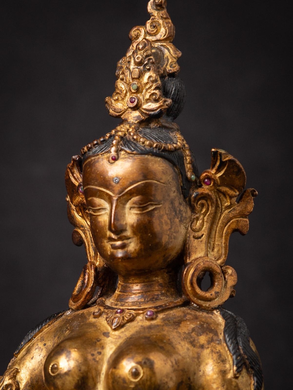 Middle 20th century Old bronze Nepali Basundhara statue in Varada Mudra For Sale 2