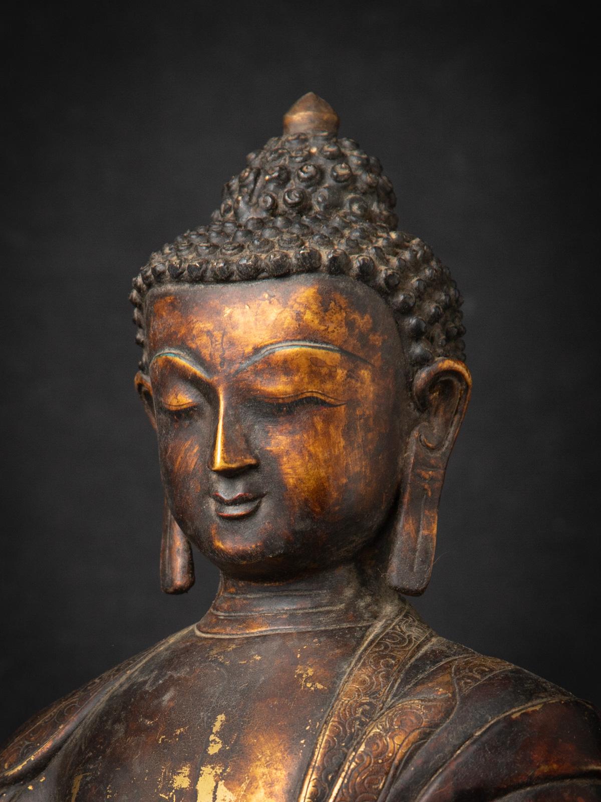 Milieu du 20e siècle Ancien bronze Népalais Bouddha Shakyamuni - OriginalBuddhas en vente 13