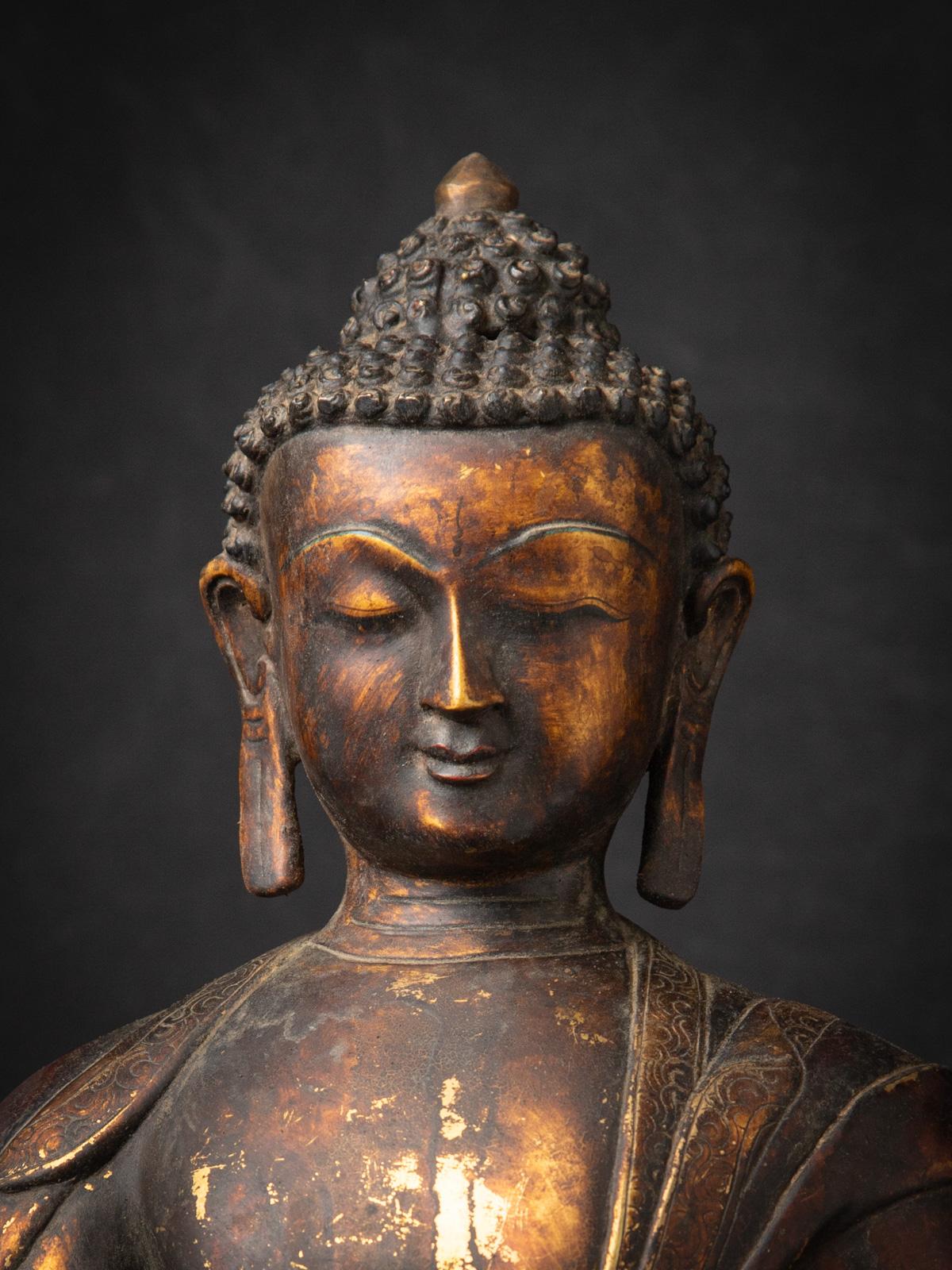 Milieu du 20e siècle Ancien bronze Népalais Bouddha Shakyamuni - OriginalBuddhas en vente 14