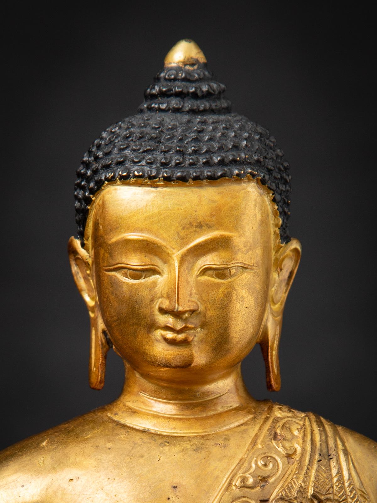 Milieu du 20e siècle Statue de Bouddha népalais en bronze ancien du Népal en vente 4