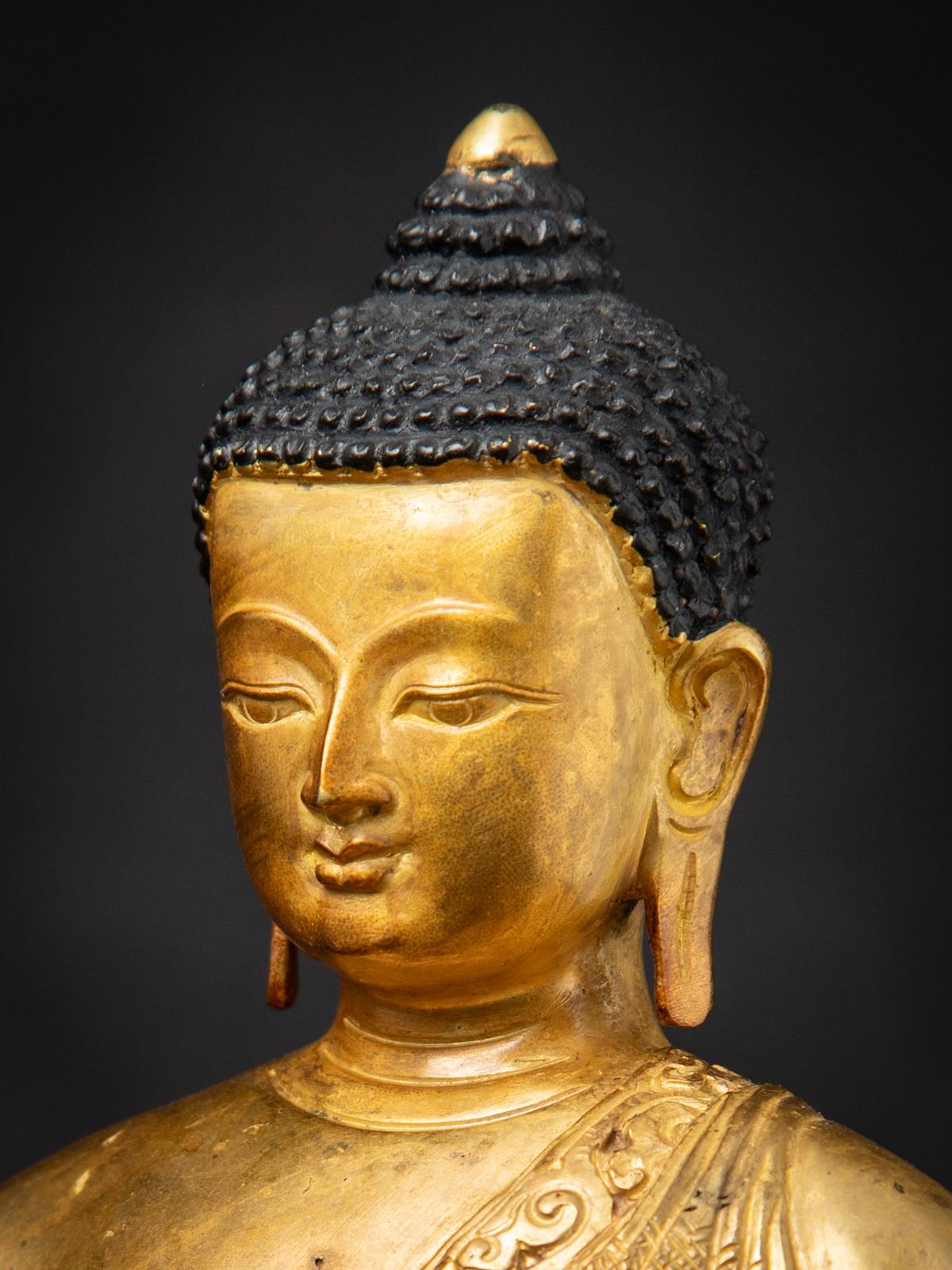 Milieu du 20e siècle Statue de Bouddha népalais en bronze ancien du Népal en vente 6