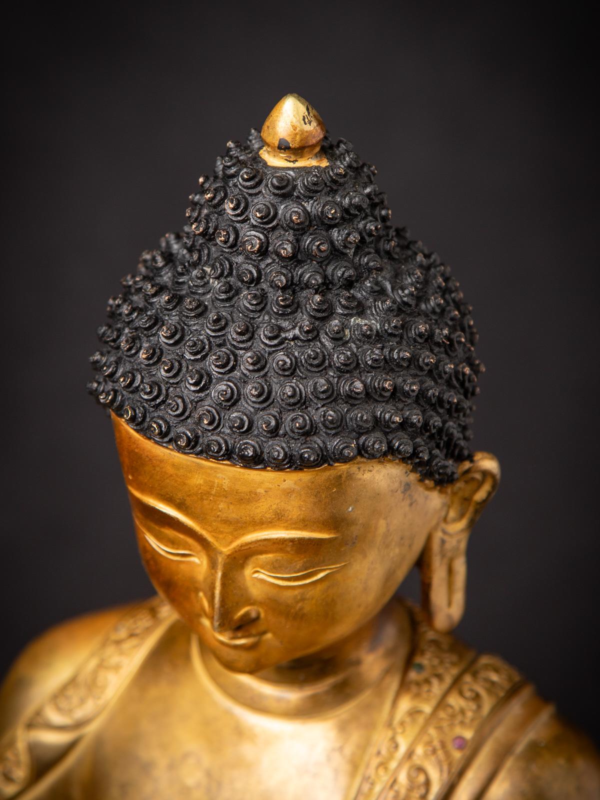 Alte Nepal-Buddha-Statue aus Bronze aus Nepal aus dem mittleren 20. Jahrhundert (Birmanisch) im Angebot