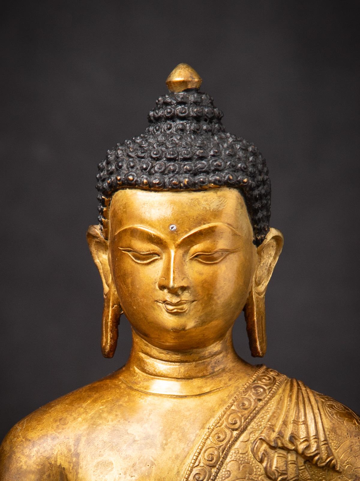 Statua di Buddha nepalese in bronzo della metà del 20° secolo In condizioni buone in vendita a DEVENTER, NL