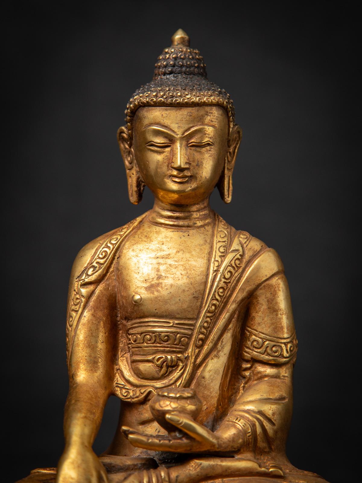 Alte Nepal-Buddha-Statue aus Bronze aus Nepal aus dem mittleren 20. Jahrhundert im Angebot 1