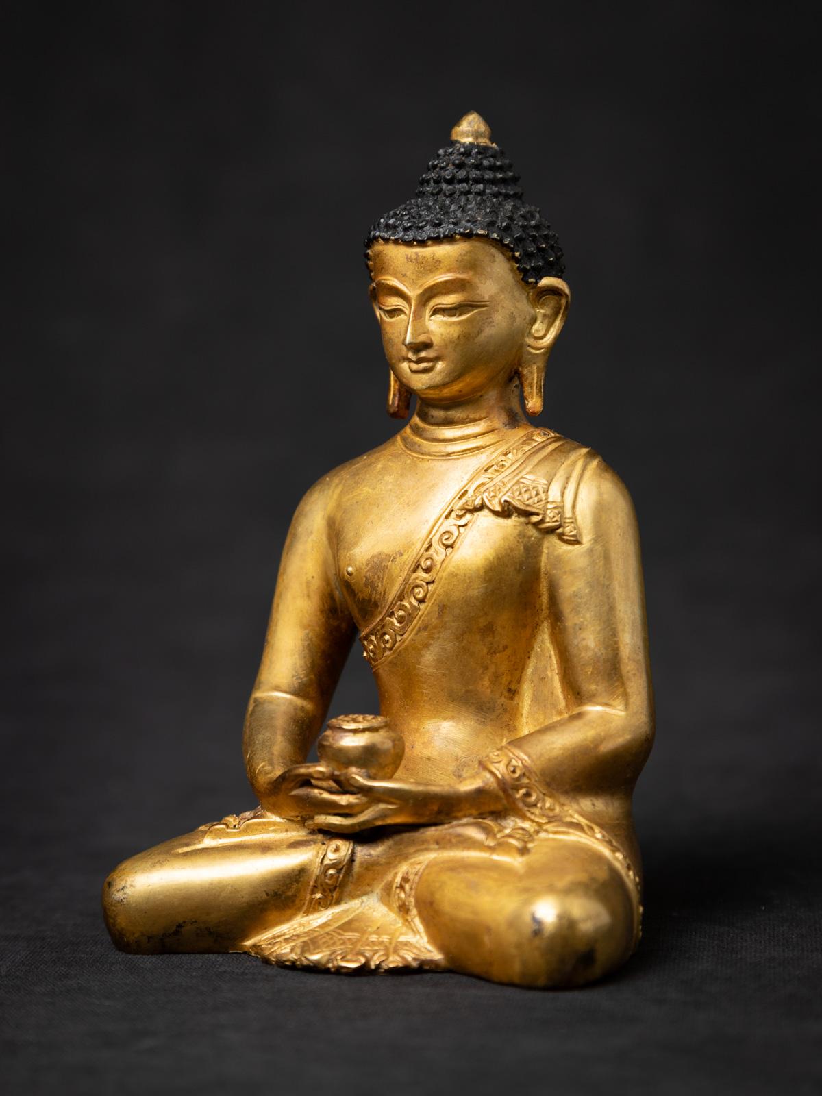 Alte Nepal-Buddha-Statue aus Bronze aus Nepal aus dem mittleren 20. Jahrhundert im Angebot 2