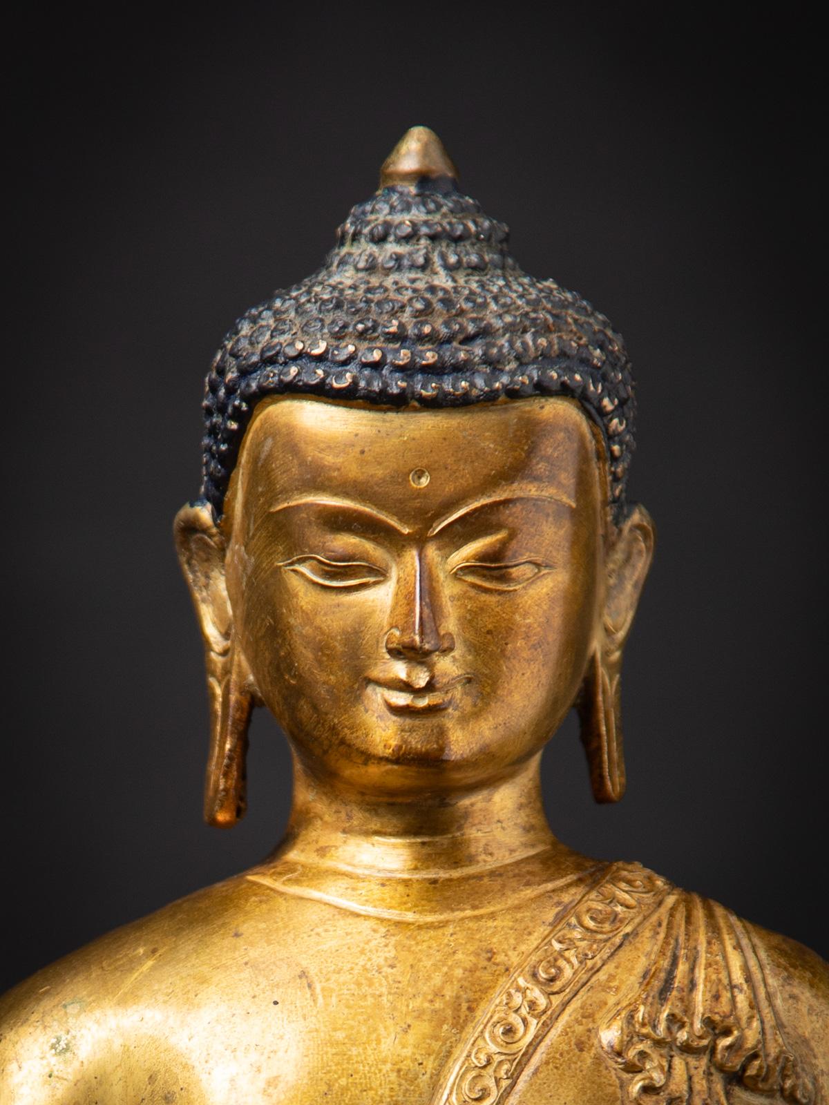 Népalais Statue de Bouddha en bronze du Népal du milieu du 20ème siècle - OriginalBuddhas en vente
