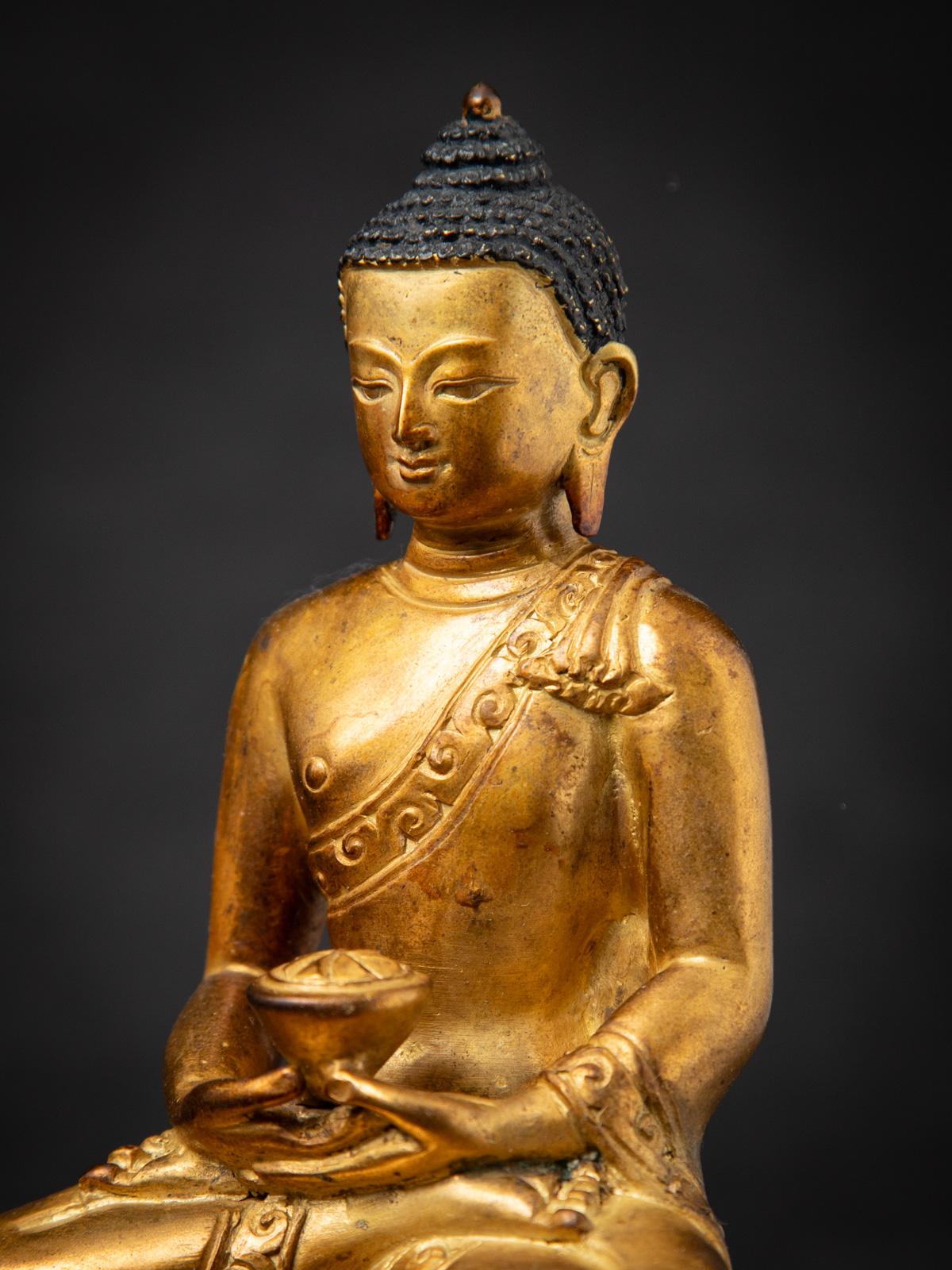 Mediados del siglo XX Antigua estatua de Buda nepalí de bronce en Dhyana mudra en venta 6