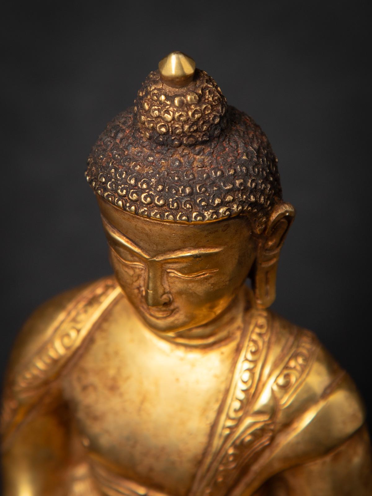 Middle 20th century Old bronze Nepali Buddha statue in Dhyana mudra 7