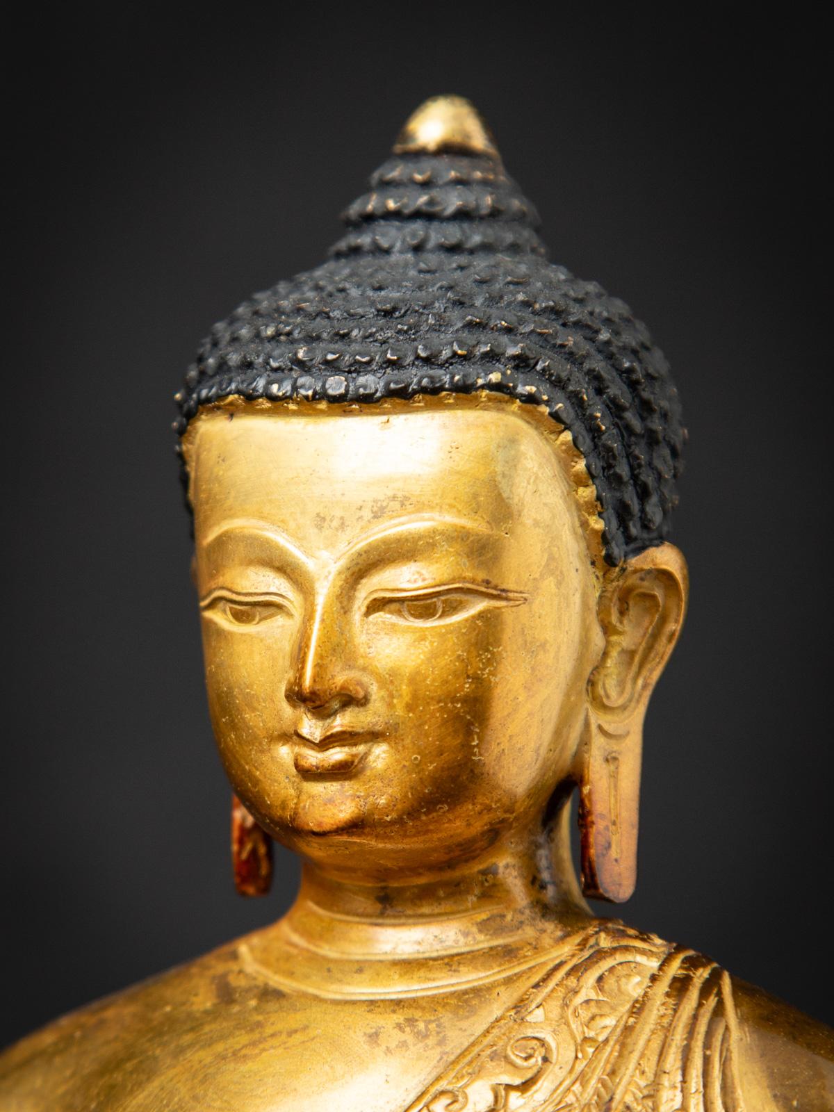 Milieu du XXe siècle Statue de Bouddha népalais en bronze ancien dans le Dhyana mudra en vente 9