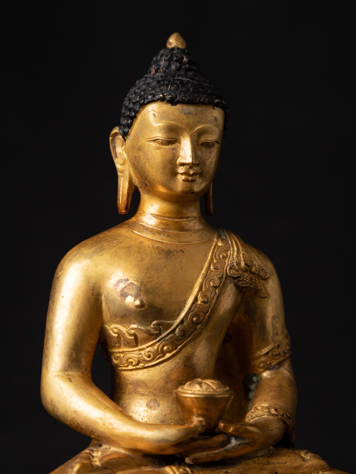 Nepalese Middle 20th century old bronze Nepali Buddha statue in Dhyana mudra