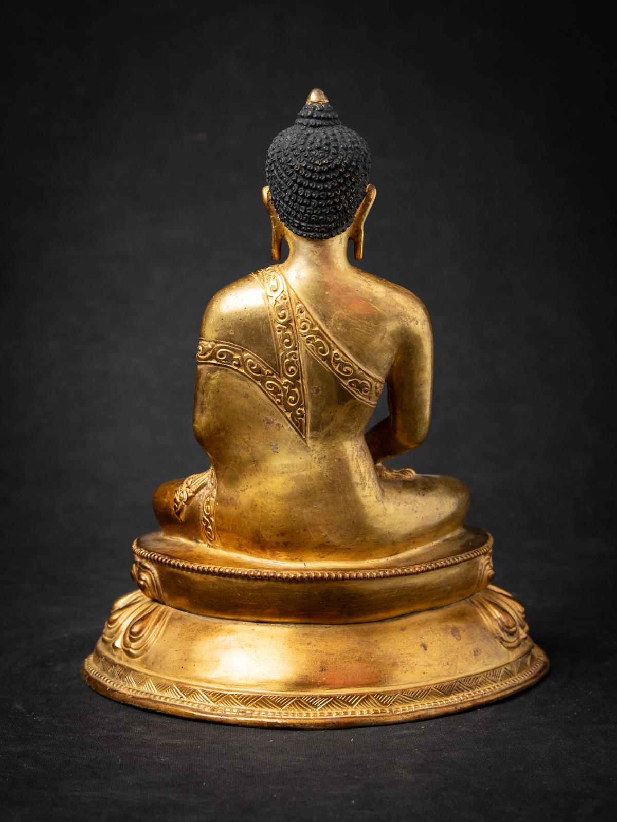 Milieu du XXe siècle Statue de Bouddha népalais en bronze ancien dans le Dhyana mudra Bon état - En vente à DEVENTER, NL