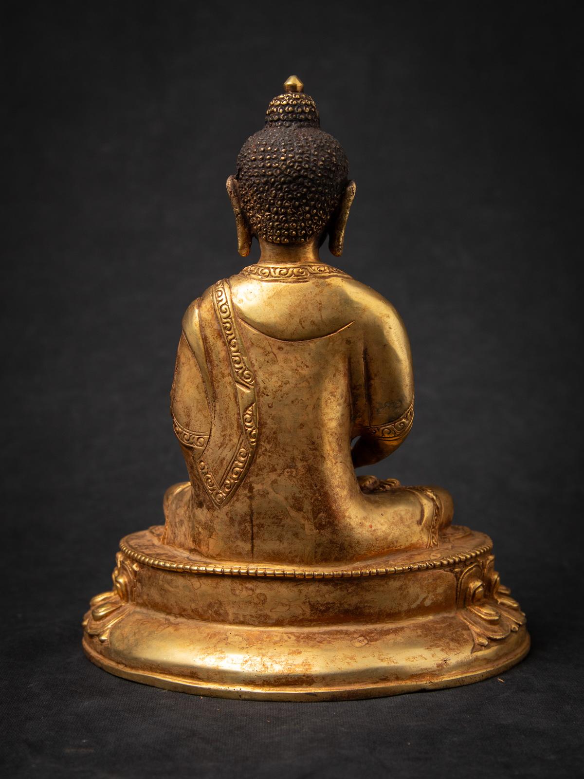 Middle 20th century Old bronze Nepali Buddha statue in Dhyana mudra In Good Condition In DEVENTER, NL
