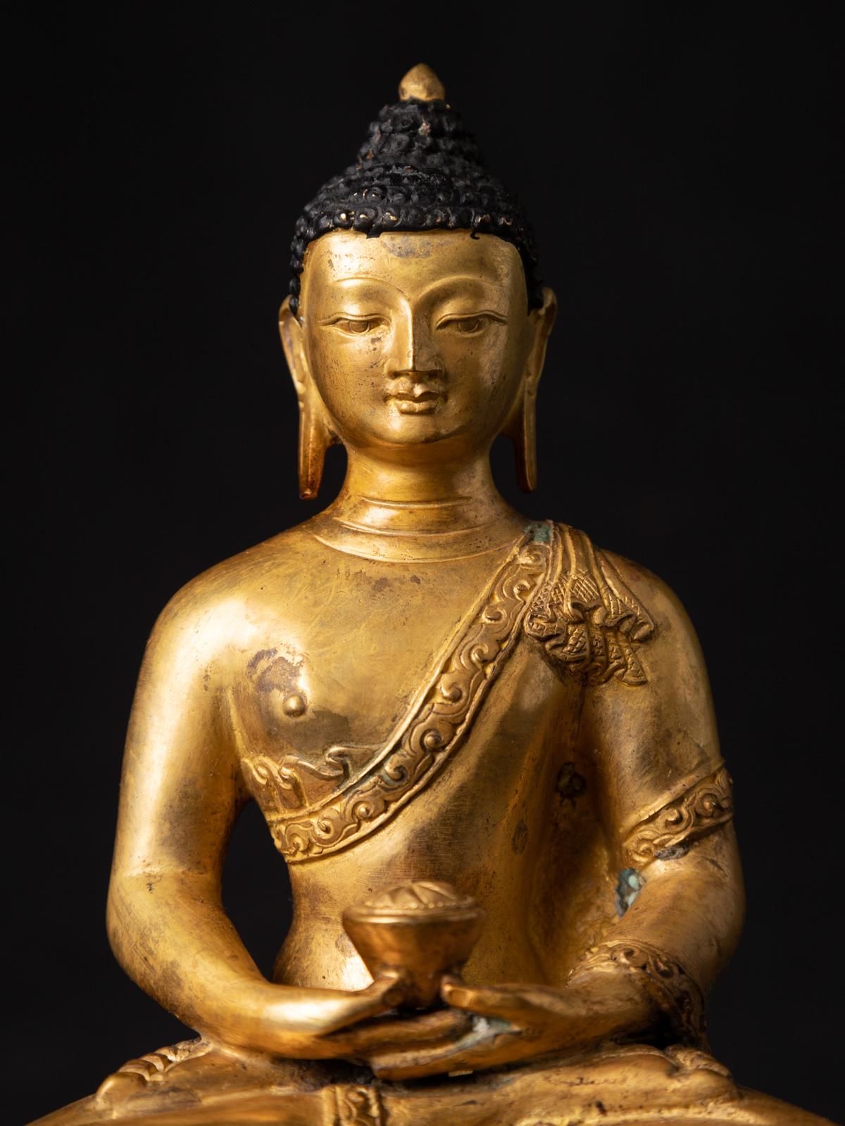 20th Century Middle 20th century old bronze Nepali Buddha statue in Dhyana mudra