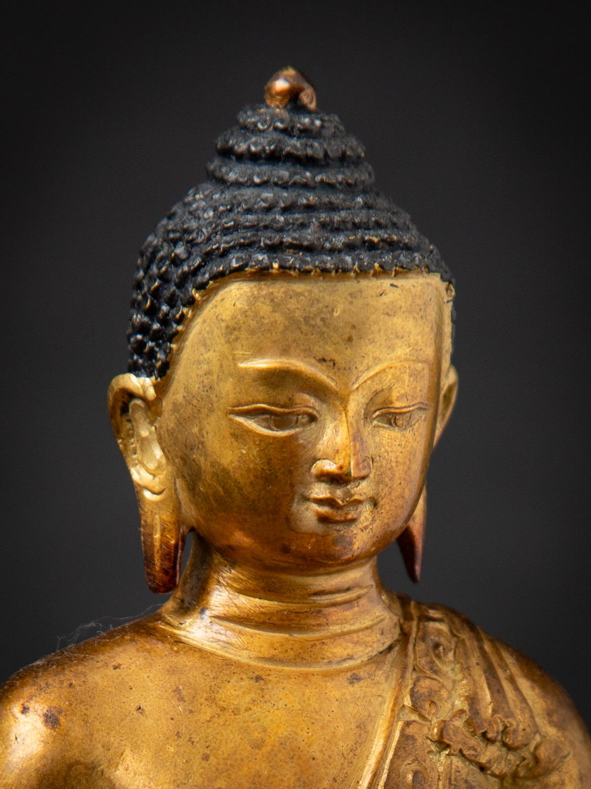 Mediados del siglo XX Antigua estatua de Buda nepalí de bronce en Dhyana mudra en venta 3