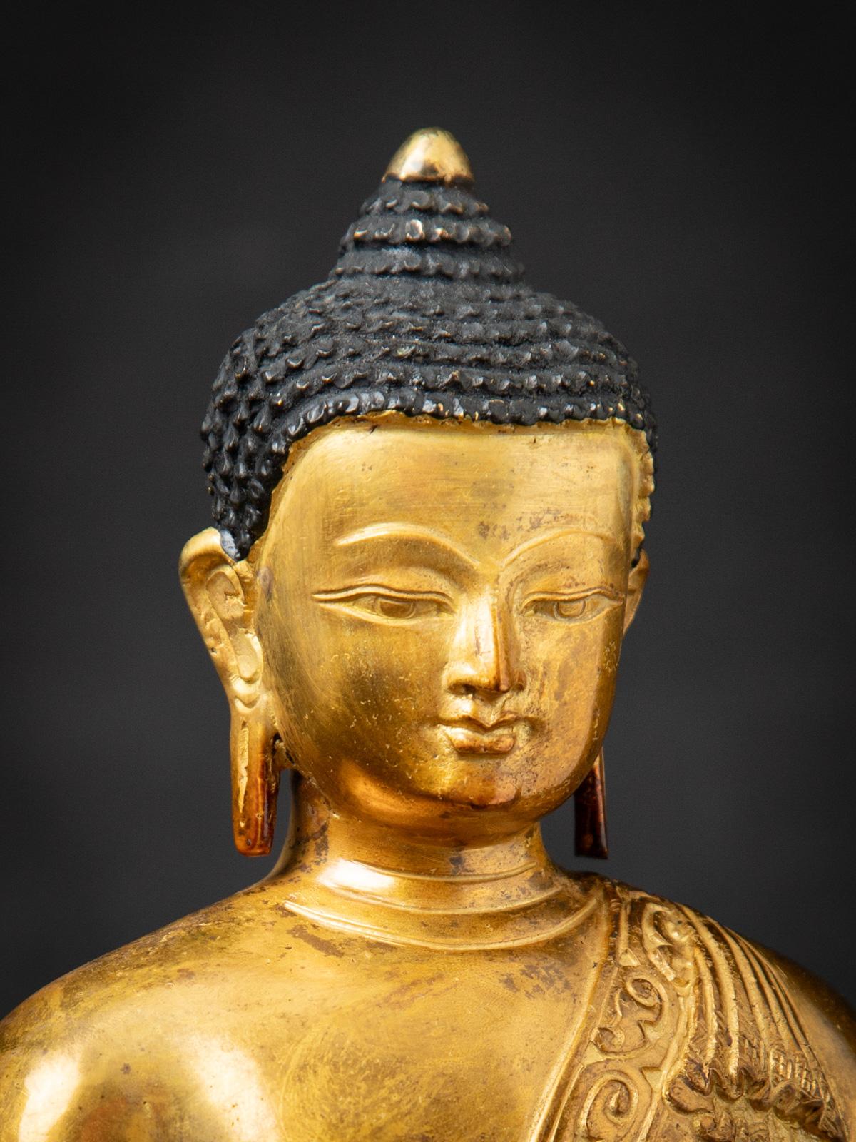 Milieu du XXe siècle Statue de Bouddha népalais en bronze ancien dans le Dhyana mudra en vente 2