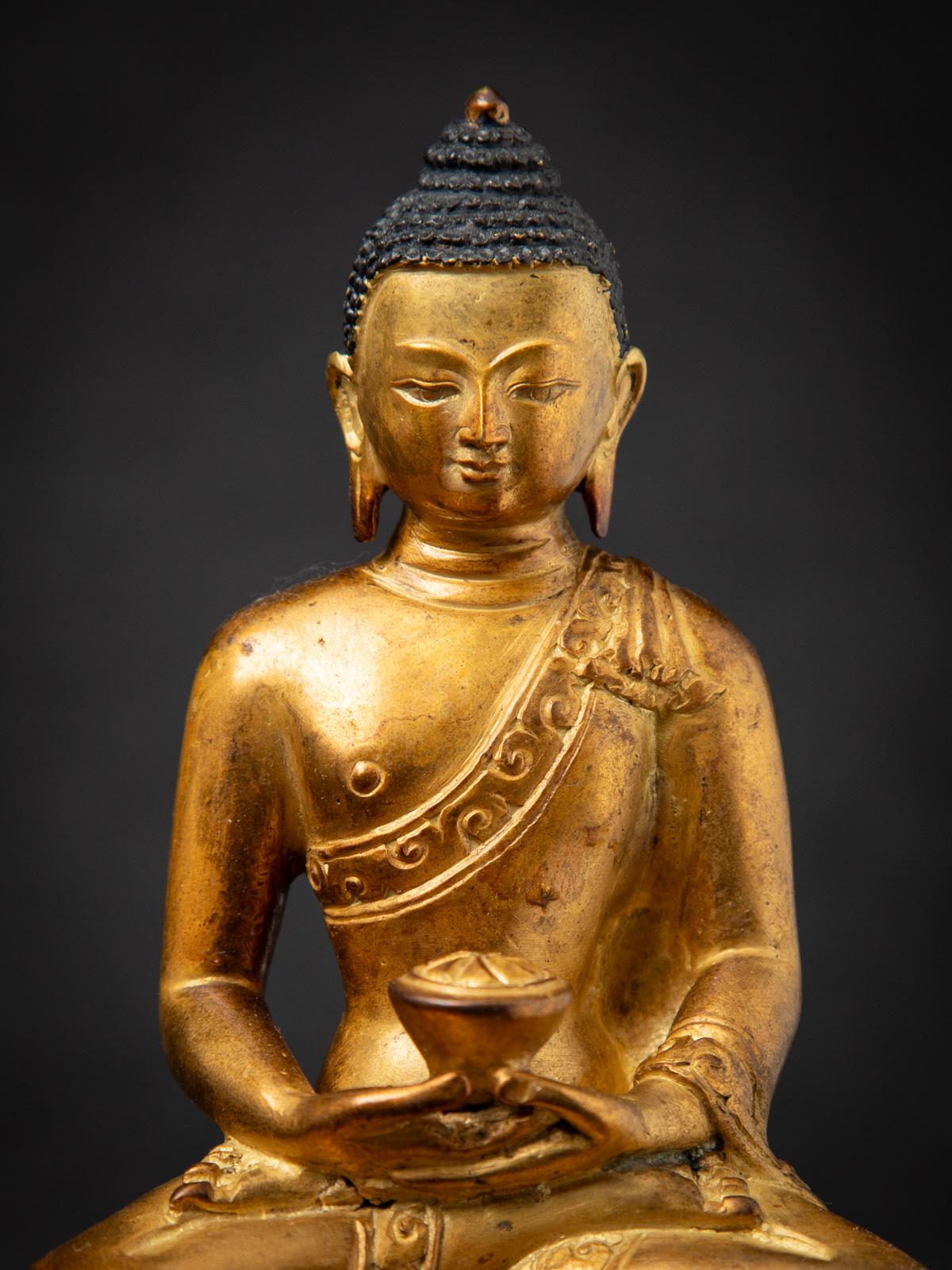 Mediados del siglo XX Antigua estatua de Buda nepalí de bronce en Dhyana mudra en venta 4