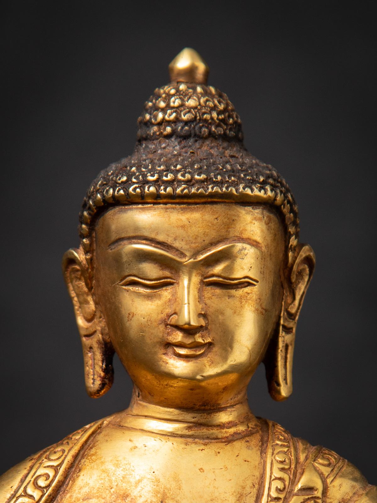 Middle 20th century Old bronze Nepali Buddha statue in Dhyana mudra 3