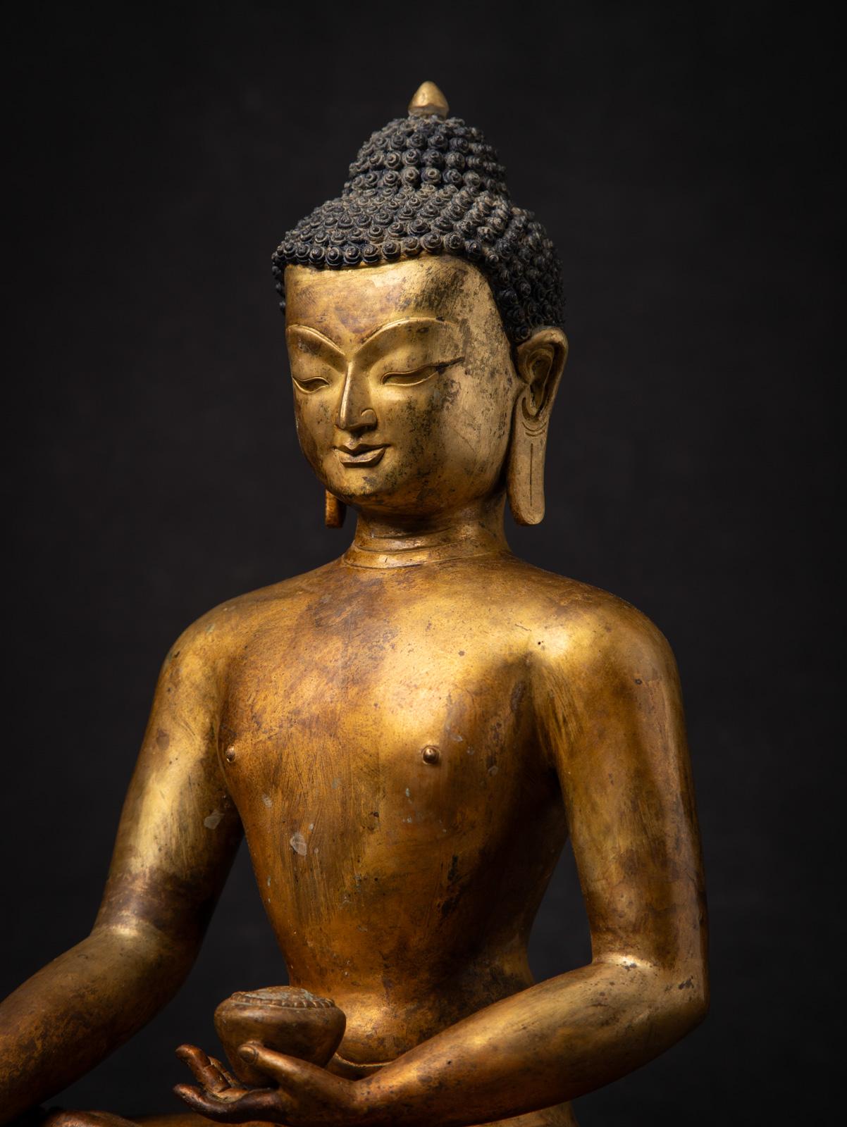 Statue de Bouddha népalais en bronze du milieu du 20e siècle - OriginalBuddhas en vente 7