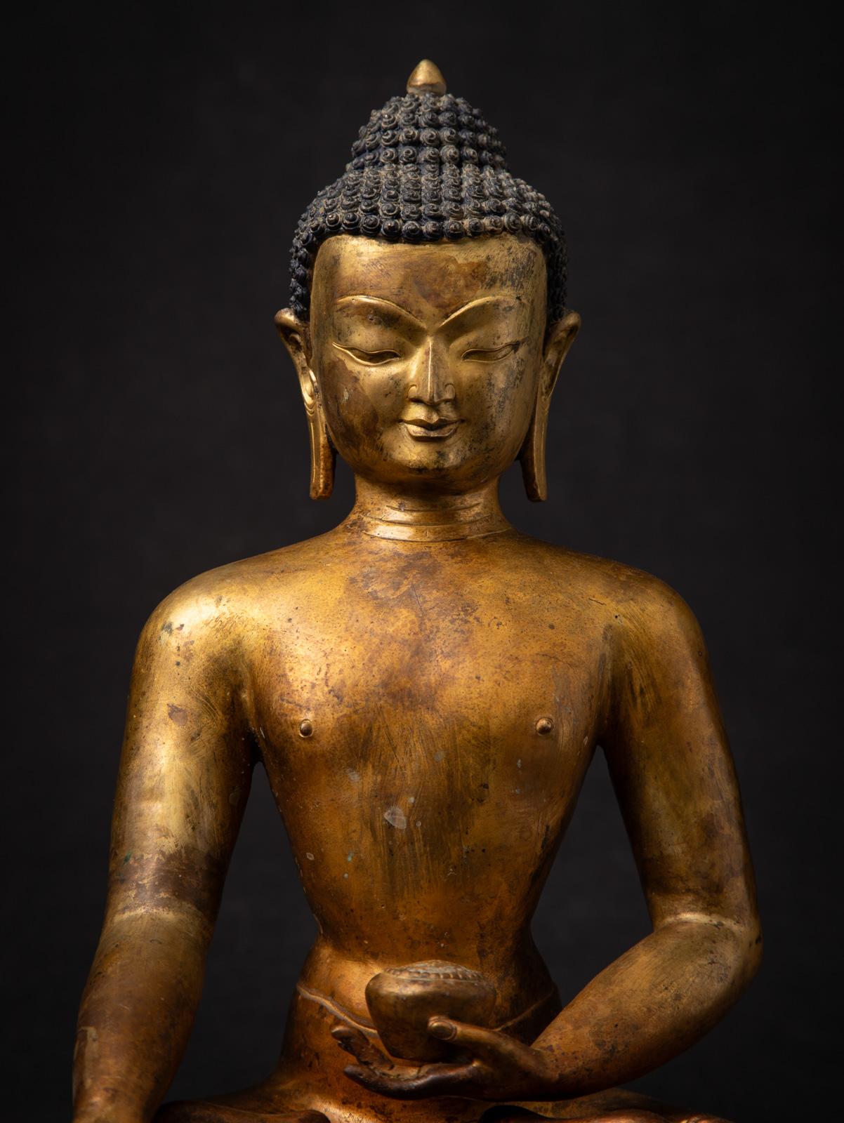 Statue de Bouddha népalais en bronze du milieu du 20e siècle - OriginalBuddhas en vente 9