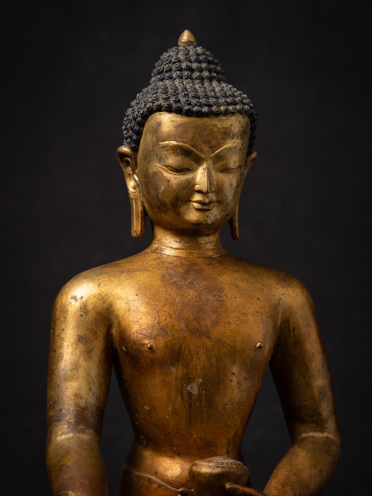 Statue de Bouddha népalais en bronze du milieu du 20e siècle - OriginalBuddhas en vente 11