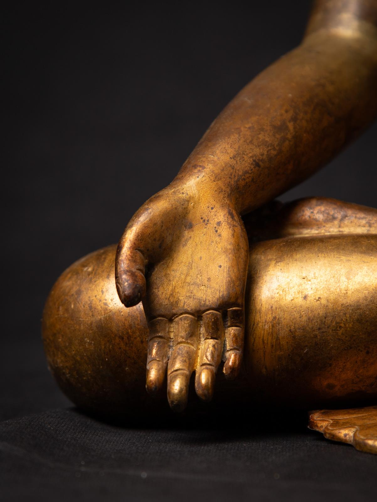 Statue de Bouddha népalais en bronze du milieu du 20e siècle - OriginalBuddhas Bon état - En vente à DEVENTER, NL