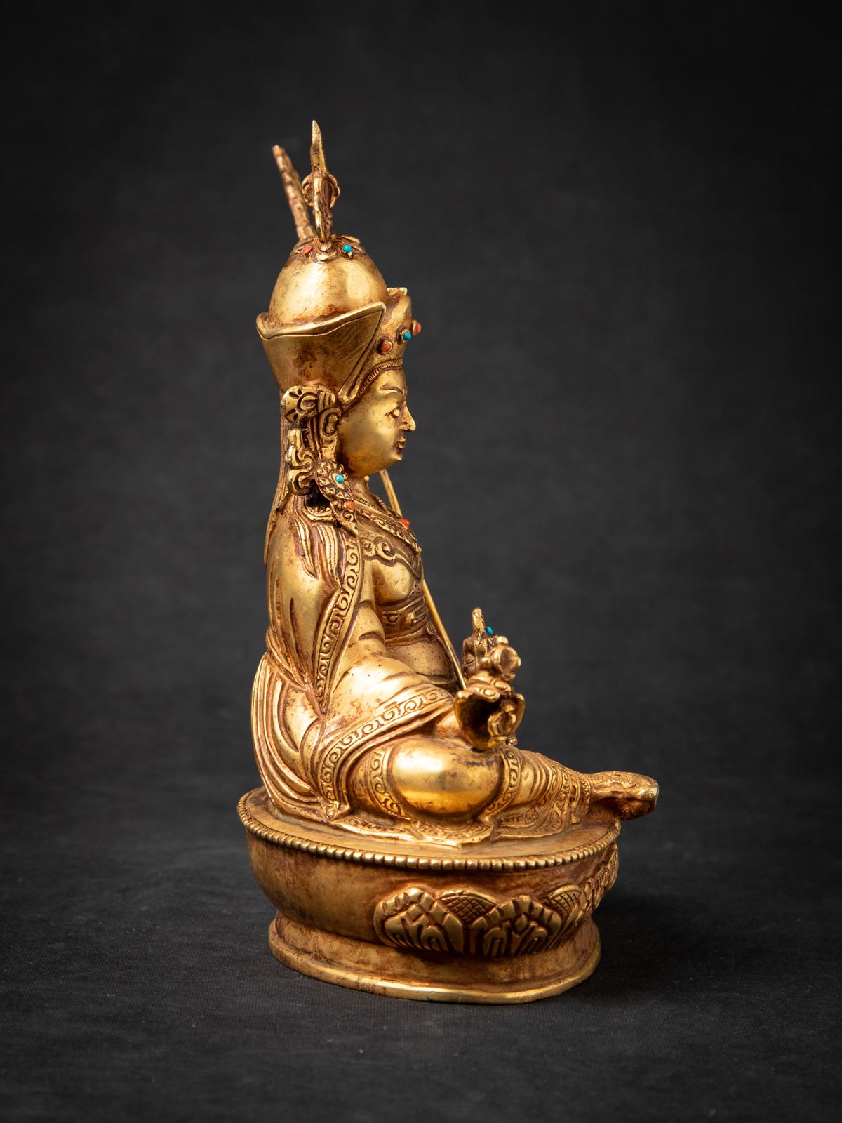 20ième siècle Statue de Bouddha népalais en bronze du milieu du 20e siècle - OriginalBuddhas en vente