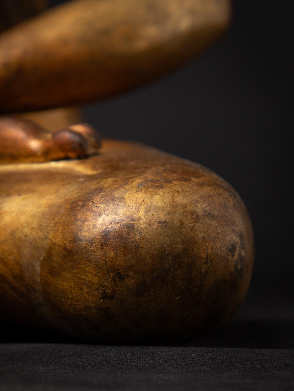 20ième siècle Statue de Bouddha népalais en bronze du milieu du 20e siècle - OriginalBuddhas en vente