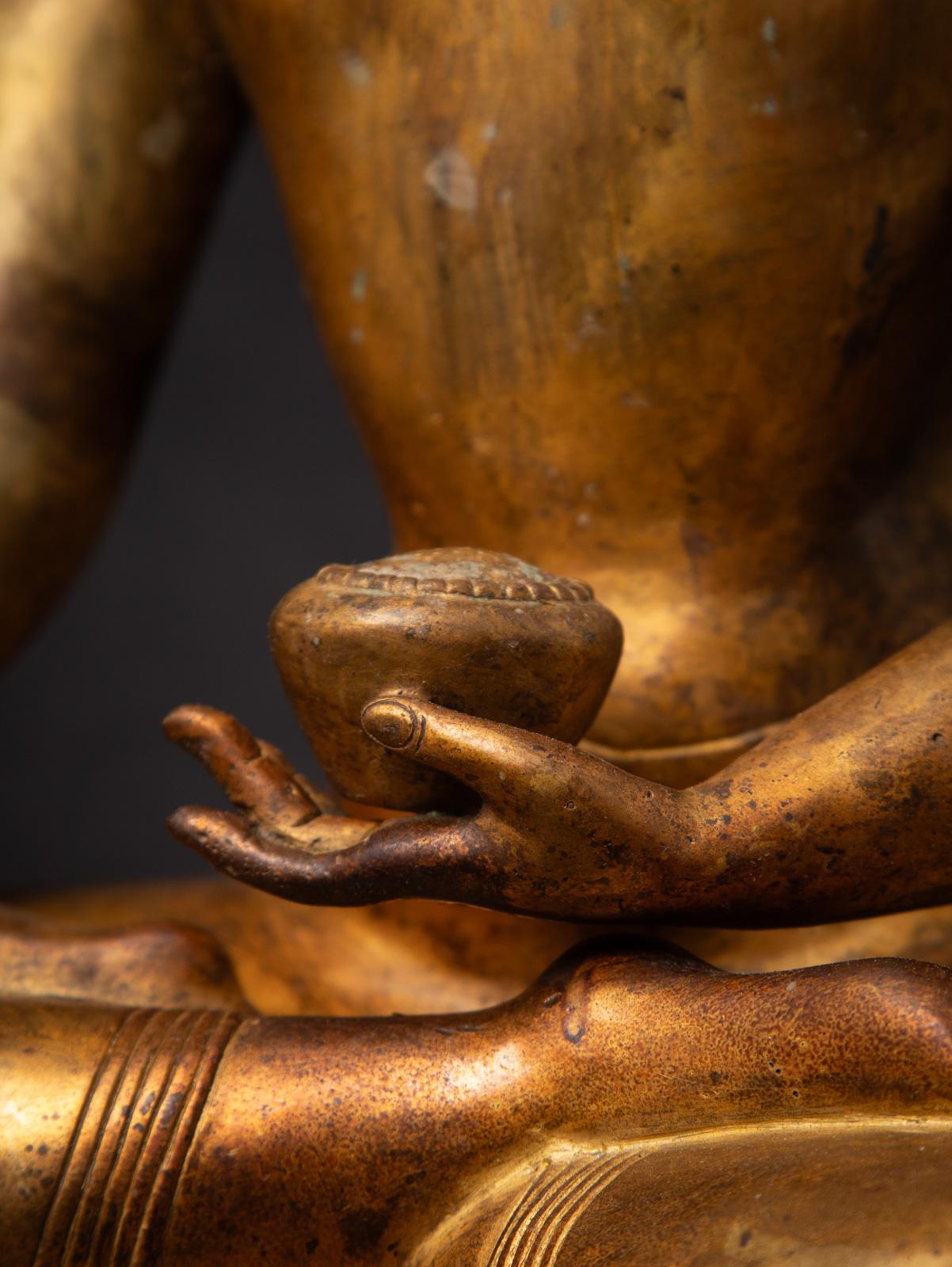 Bronze Statue de Bouddha népalais en bronze du milieu du 20e siècle - OriginalBuddhas en vente