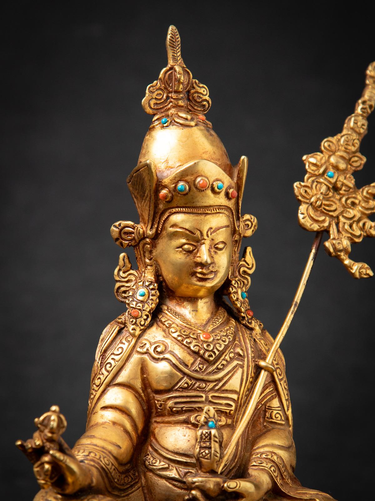 Statue de Bouddha népalais en bronze du milieu du 20e siècle - OriginalBuddhas en vente 1