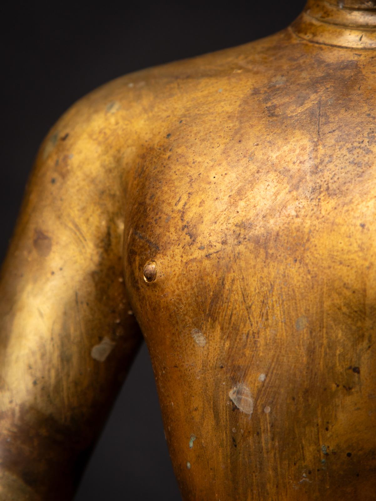 Statue de Bouddha népalais en bronze du milieu du 20e siècle - OriginalBuddhas en vente 2