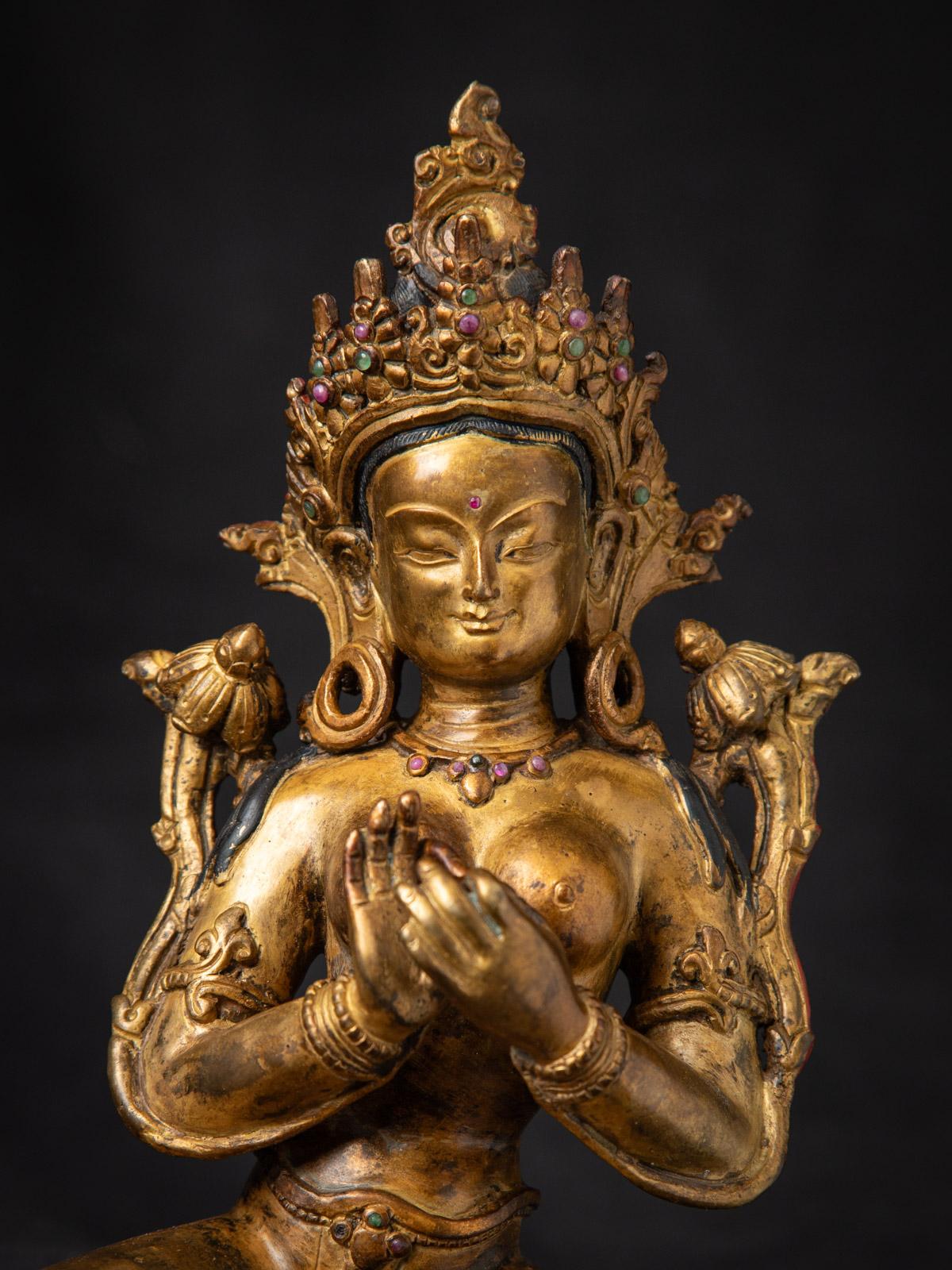 Milieu du XXe siècle Statue de Tara verte népalaise en bronze ancien du Népal en vente 4