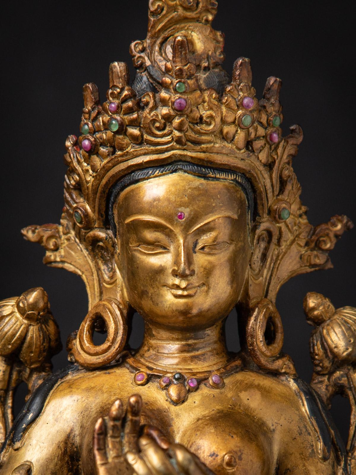 Milieu du XXe siècle Statue de Tara verte népalaise en bronze ancien du Népal en vente 5