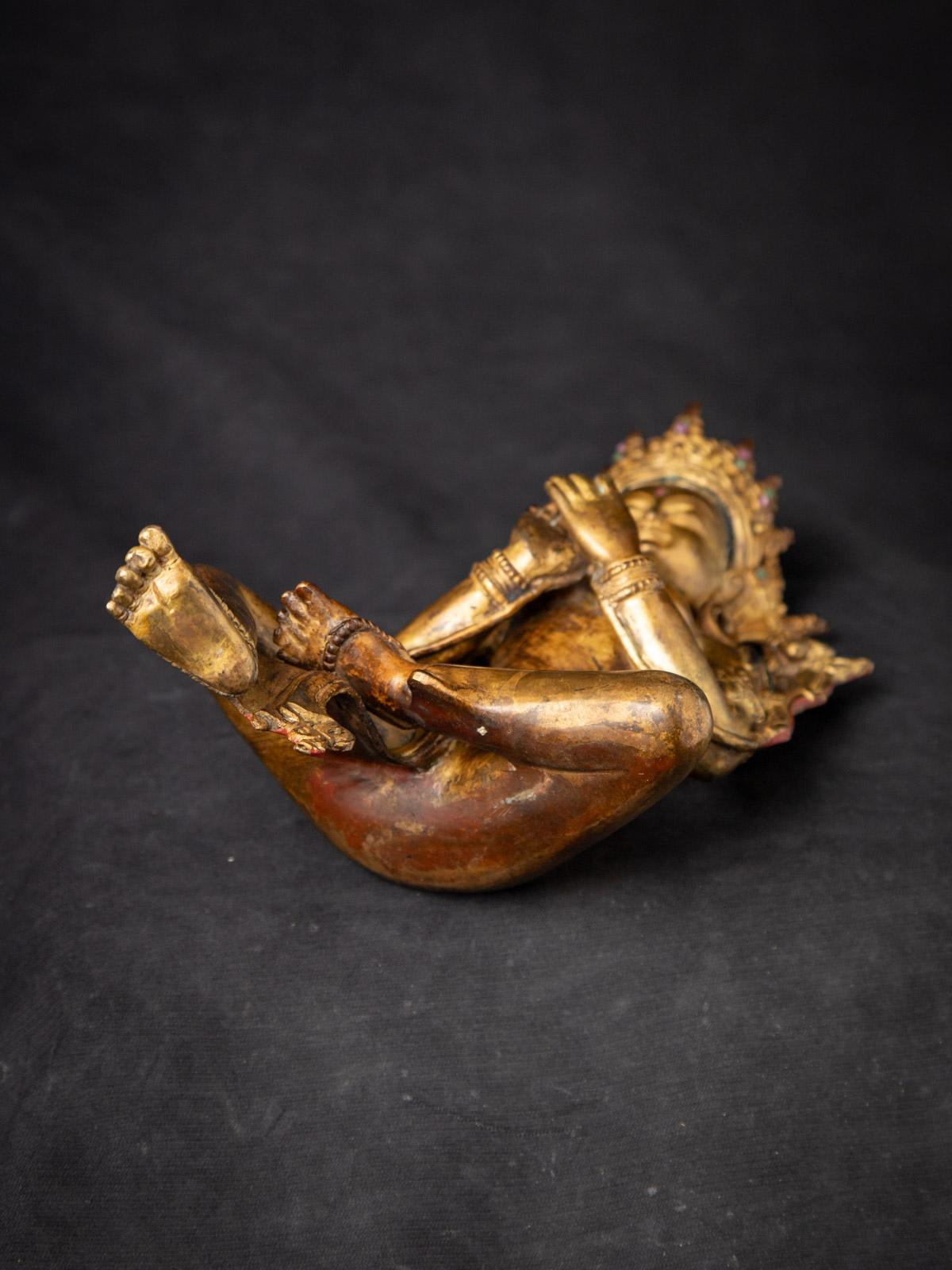 Milieu du XXe siècle Statue de Tara verte népalaise en bronze ancien du Népal en vente 11