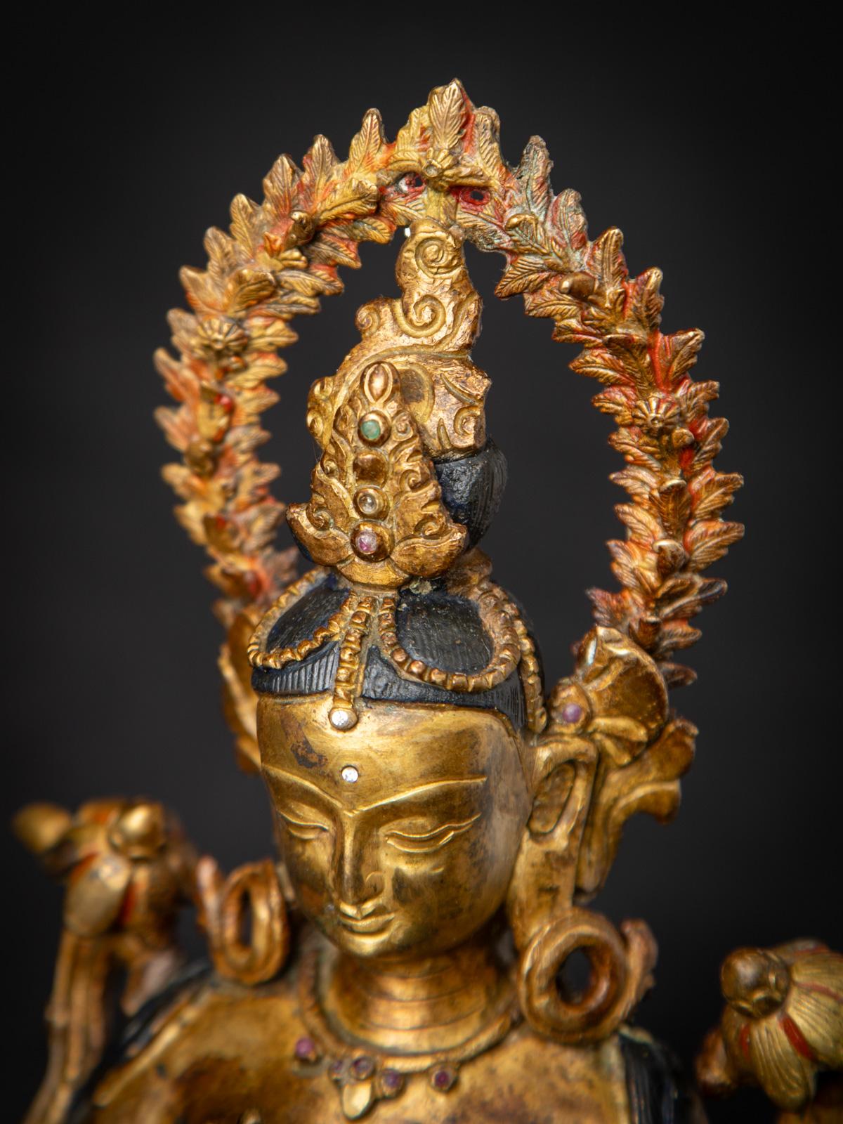 Birman Milieu du XXe siècle Statue de Tara verte népalaise en bronze ancien du Népal en vente