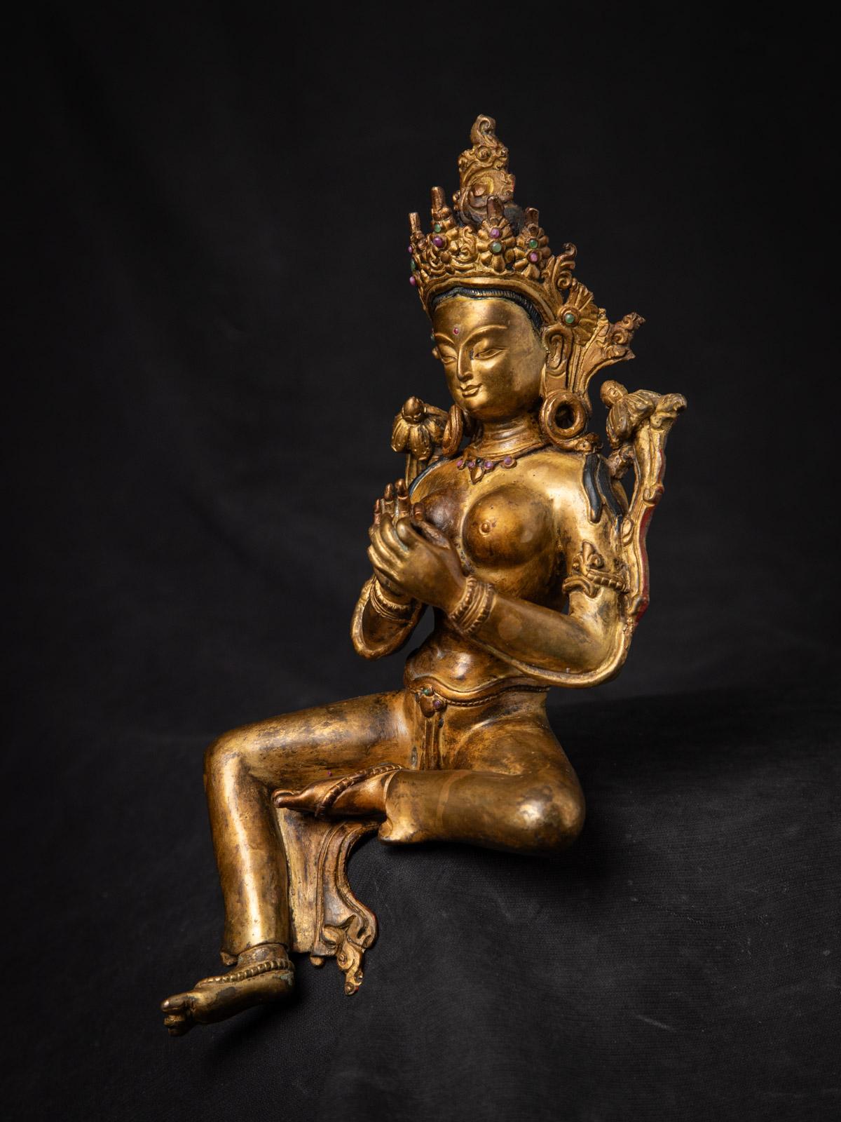 Birman Milieu du XXe siècle Statue de Tara verte népalaise en bronze ancien du Népal en vente