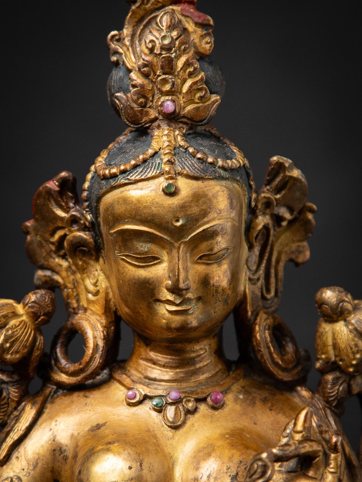 Mediados del siglo XX Antigua estatua nepalí de bronce de Tara Verde procedente de Nepal en Bueno estado para la venta en DEVENTER, NL
