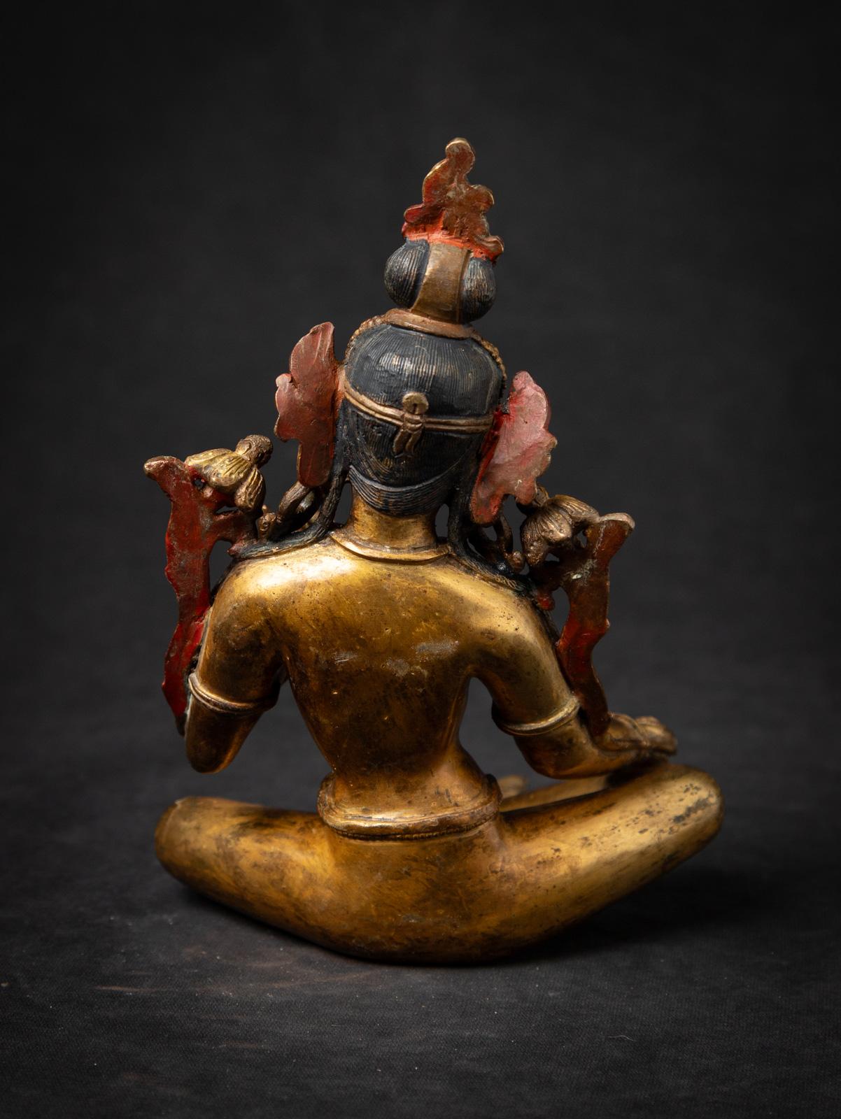 Mediados del siglo XX Antigua estatua nepalí de bronce de Tara Verde procedente de Nepal en venta 4