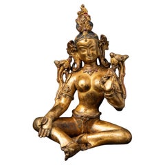 Mediados del siglo XX Antigua estatua nepalí de bronce de Tara Verde procedente de Nepal