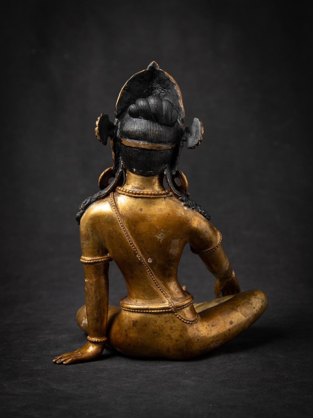 Mitte des 20. Jahrhunderts Alte nepalesische Indra-Statue aus Bronze aus Nepal im Angebot 5