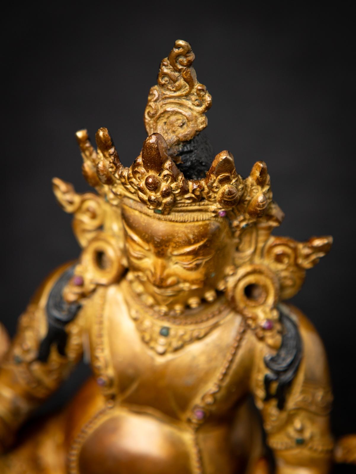 Mediados del siglo XX Antigua estatua nepalí de bronce de Kuber procedente de Nepal Birmano en venta