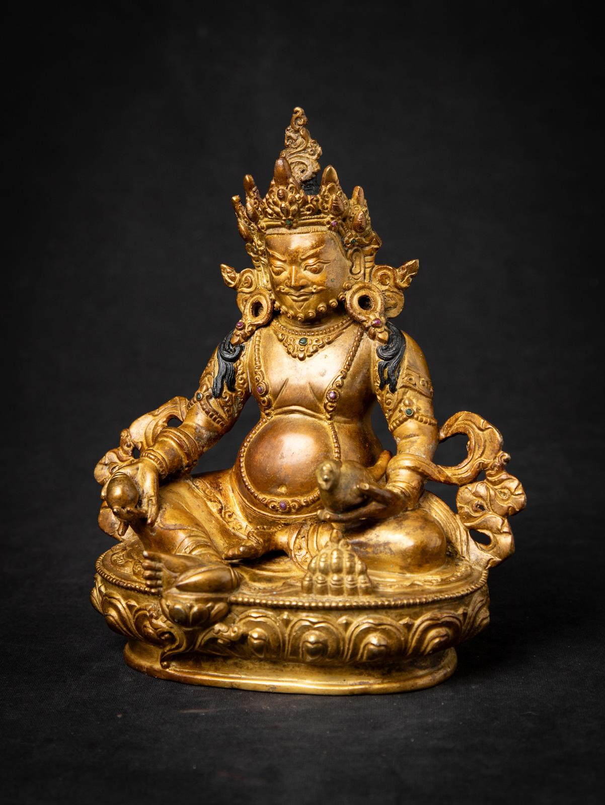 Mediados del siglo XX Antigua estatua nepalí de bronce de Kuber procedente de Nepal en venta 1